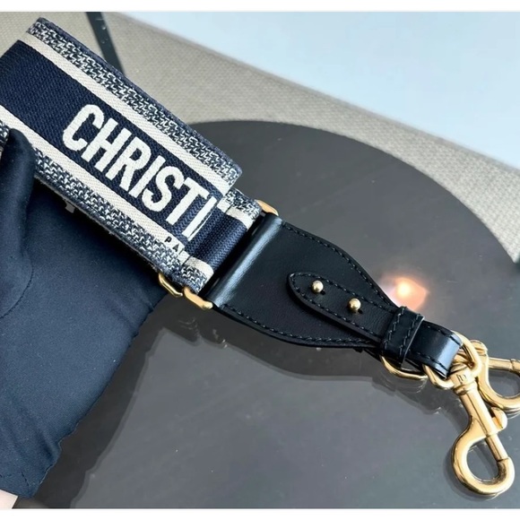 Christian Dior Saddle Smooth Calfskin Black GHW Shoulder Bag (Mini) - Picture 8 of 9